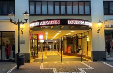Louisenarkaden-E1-beiNacht - KopieAktuellesWillkommen im Einkaufsglück