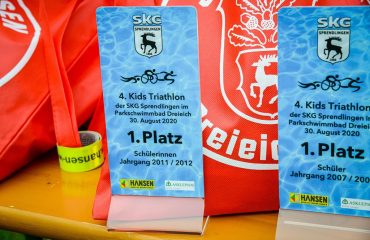 Pokale_klAktuellesPokale für den Kids Triathlon der SKG